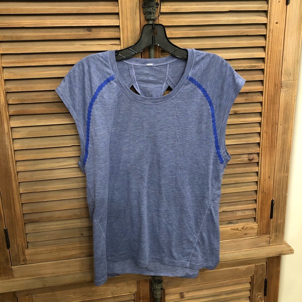 Lululemon top